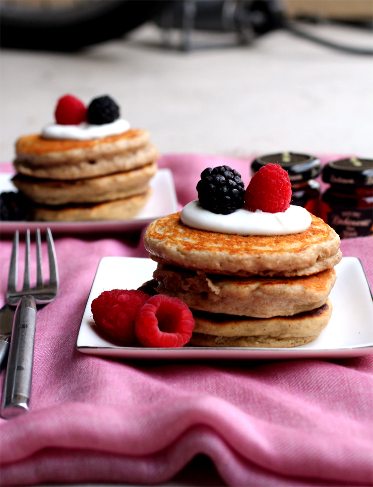 Oat and Yogurt Pancakes