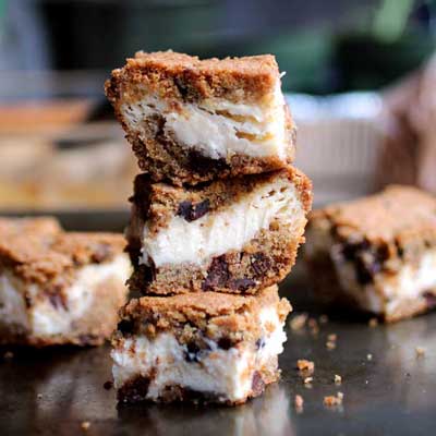 chocolatechipcheesecakebars